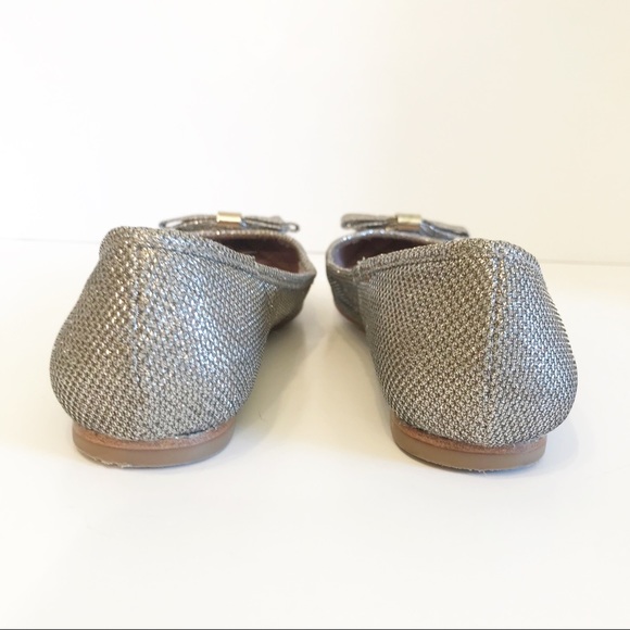 Vince Camuto Timba Bow Metallic Silver Flats 6.5 - Picture 6 of 11